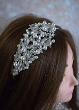 Load image into Gallery viewer, Claudette Pearl &amp; Crystals Headband
