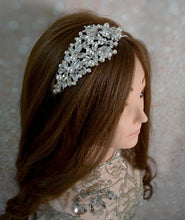 Load image into Gallery viewer, Claudette Pearl &amp; Crystals Headband
